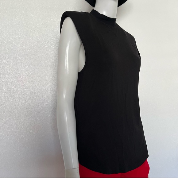 Urban Outfitters black shoulder pad tee size Small NWOT - Picture 2 of 10